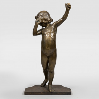 Скульптура крупной формы «Ребенок, укрывающийся от солнца»