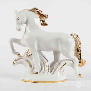 Статуэтка «Златогривый конь»