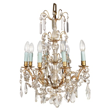 Люстра со стеклянными подвесками в стиле рококо