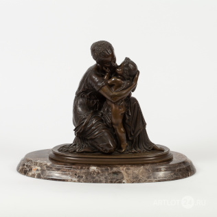 Скульптура «Мать и дитя»
