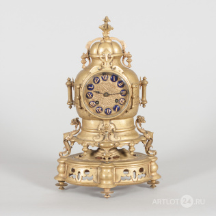 Настольные часы с эмалевым циферблатом