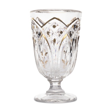 Бокал с декором в готическом стиле