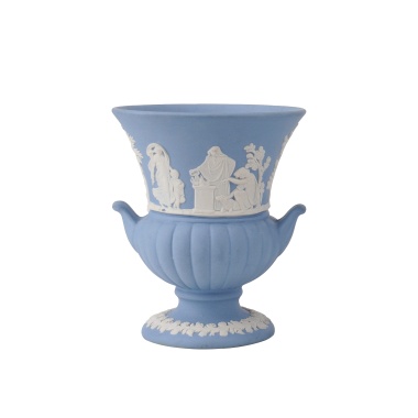 Ваза-кратер Веджвуд с рельефом на античный сюжет подношения даров