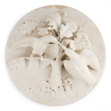 Мраморный барельеф-тондо «Птицы в дубовых ветвях»