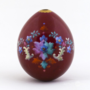 Пасхальное яйцо с цветочным орнаментом