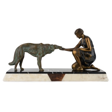 Скульптура «Девушка с собакой» в стиле ар-деко