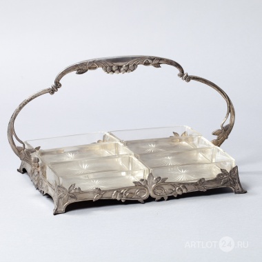 Менажница с ручкой в стиле модерн