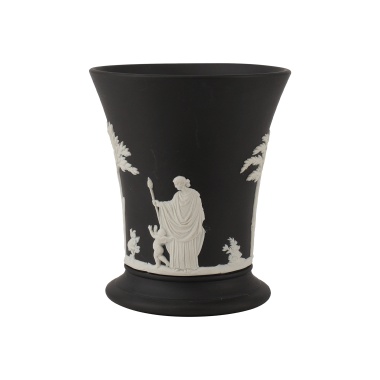 Миниатюрная ваза Веджвуд в неоклассическом стиле