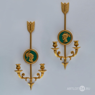 Парные бра в виде стрел с медальонами «Римские воины»