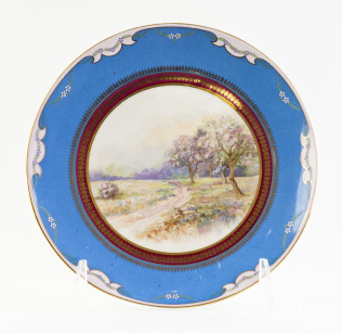 Настенная тарелка с весенним пейзажем