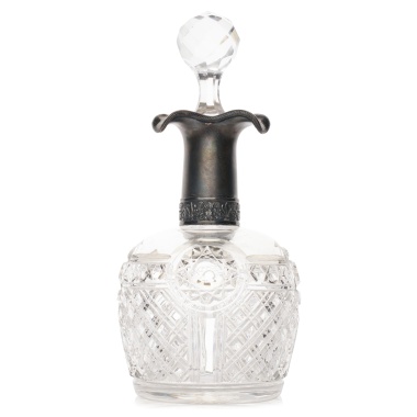 Графин резного хрусталя в серебряной оправе в стиле неоклассицизм