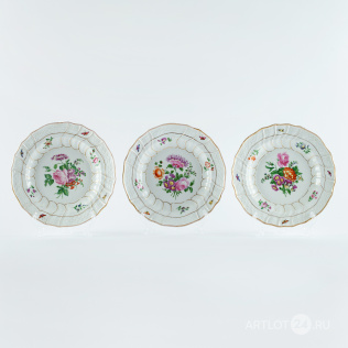 Три декоративные тарелки фабрики А. Попова в стиле Мейсен