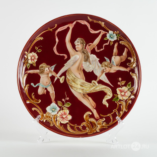 Декоративная тарелка «Нимфа в окружении путти»