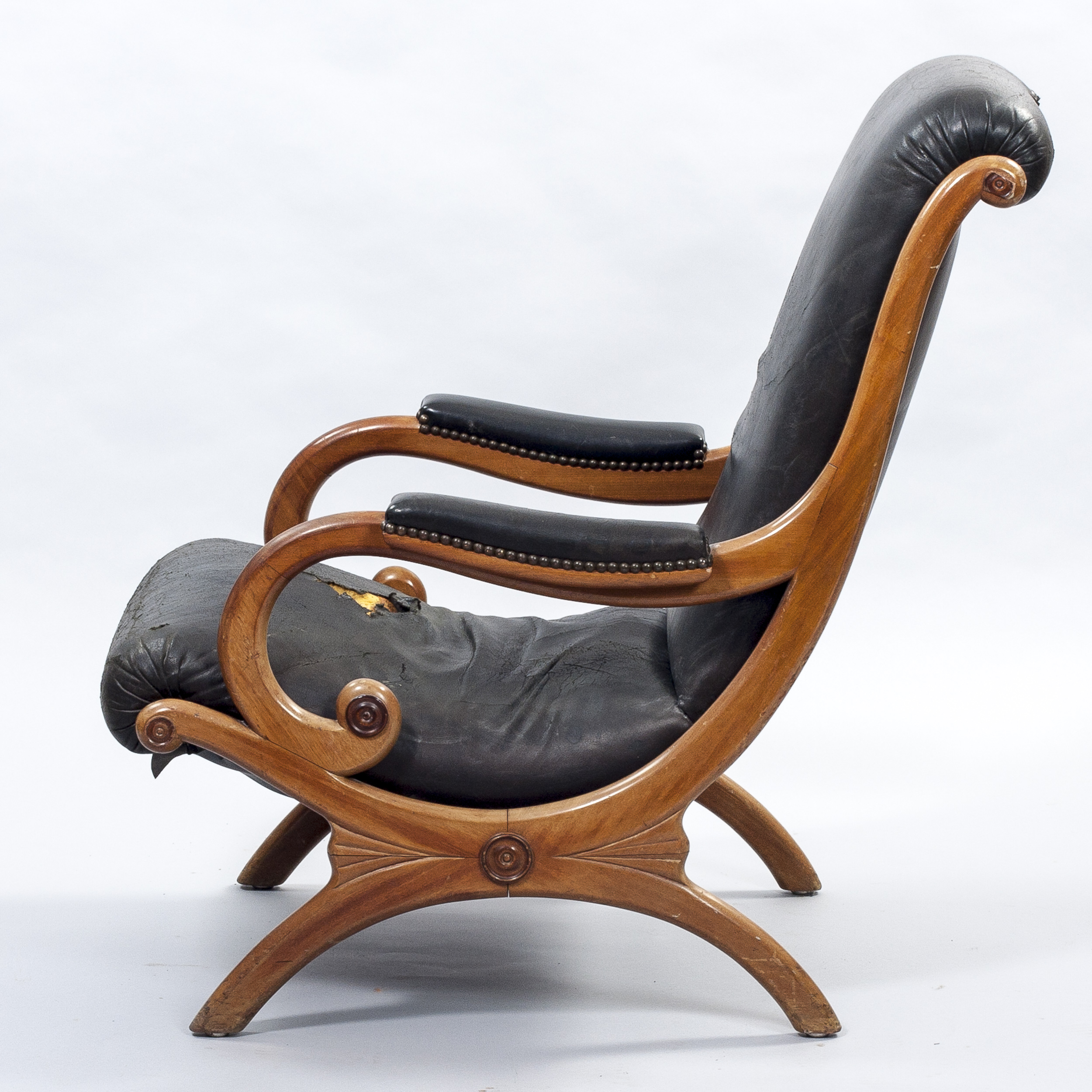 Кресло качалка в стиле бидермейер