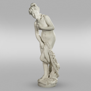 Мраморная скульптура крупной формы «Купальщица»