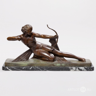Скульптура «Диана-охотница» в стиле ар-деко