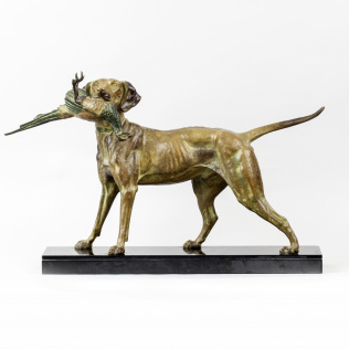Скульптура «Собака с фазаном»