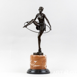 Скульптура "Танцовщица с обручем"