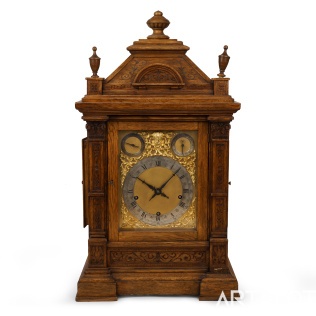 Английские консольные часы в деревянном корпусе