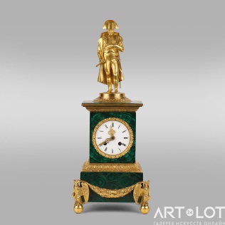 Кабинетные часы в малахитовом корпусе с фигурой Наполеона