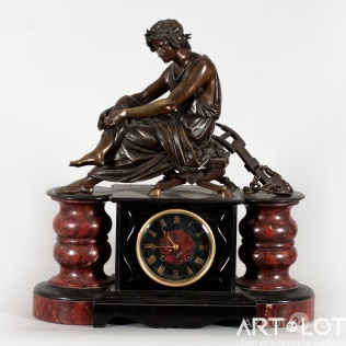 Каминные часы с фигурой Вергилия по модели скульптора Антуана Пьера Обера
