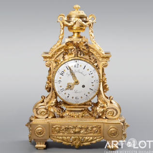 Каминные часы  в стиле Людовика XVI