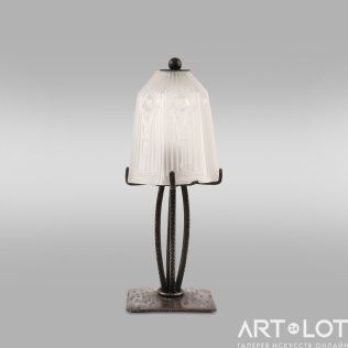 Настольная лампа со стеклянным плафоном в стиле ар-деко