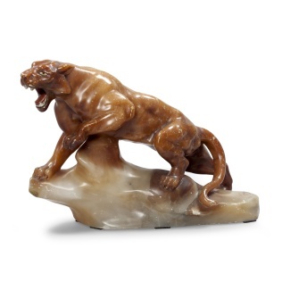 Скульптура «Тигр на скале»