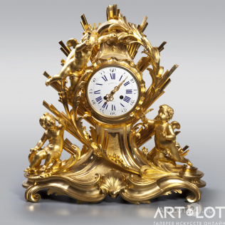 Парадные каминные часы с фигурами амуров по модели XVIII века фирмы «Братья Рэнго»
